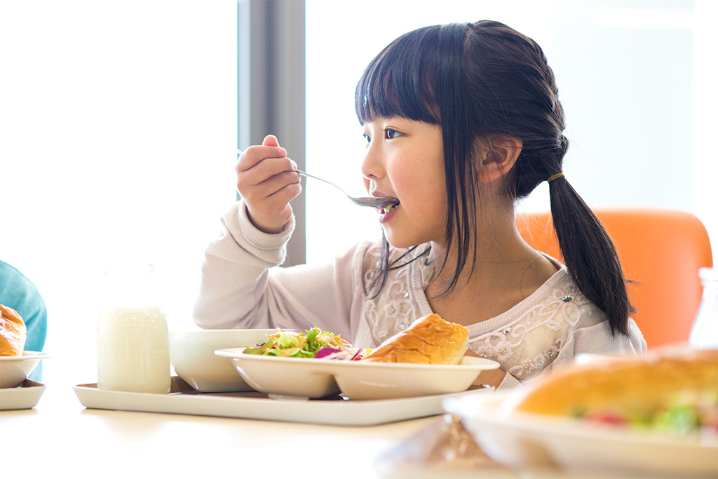 毎日の食事回数・時間をきちんと決めましょう